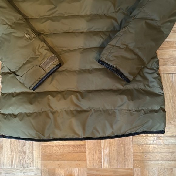 L1 down jacket size small. - Picture 6 of 6